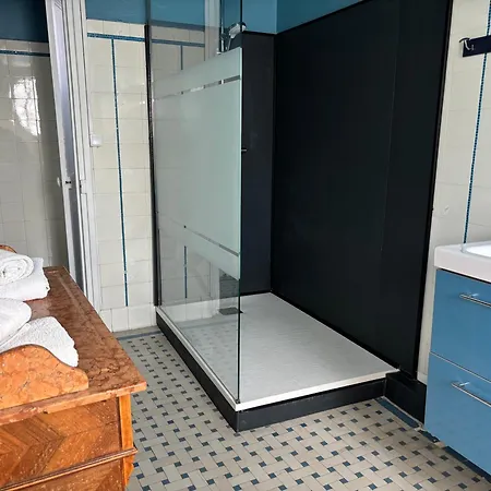 Des Peintres Bed & Breakfast 3*