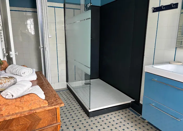 Des Peintres Bed & Breakfast 3*