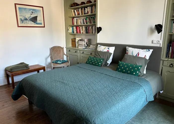 Des Peintres Bed & Breakfast 3*