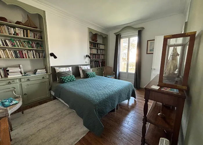 Des Peintres Bed & Breakfast 3*