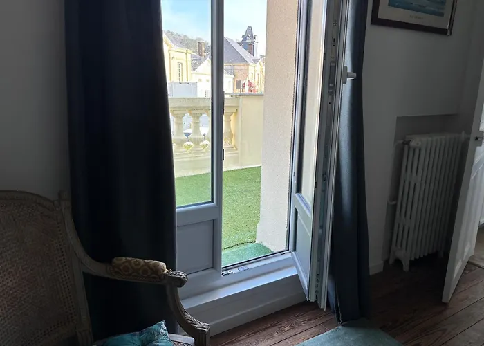 Des Peintres Etretat